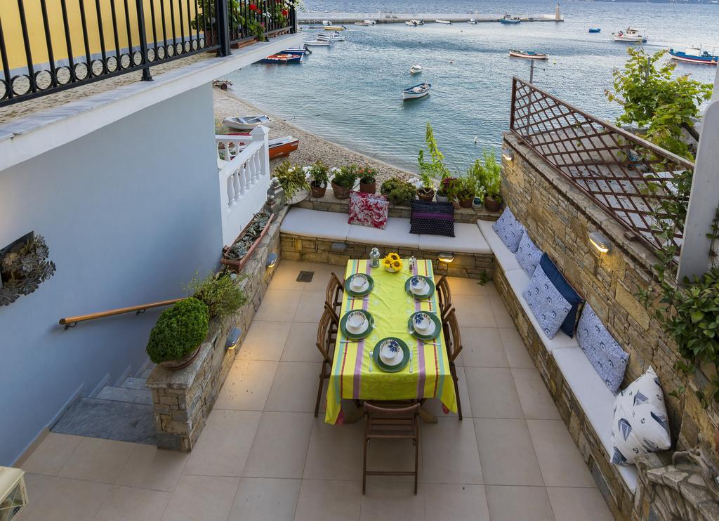 Eftopia Beachfront 2-Bedrooms Apartment Kokkari Esterno foto