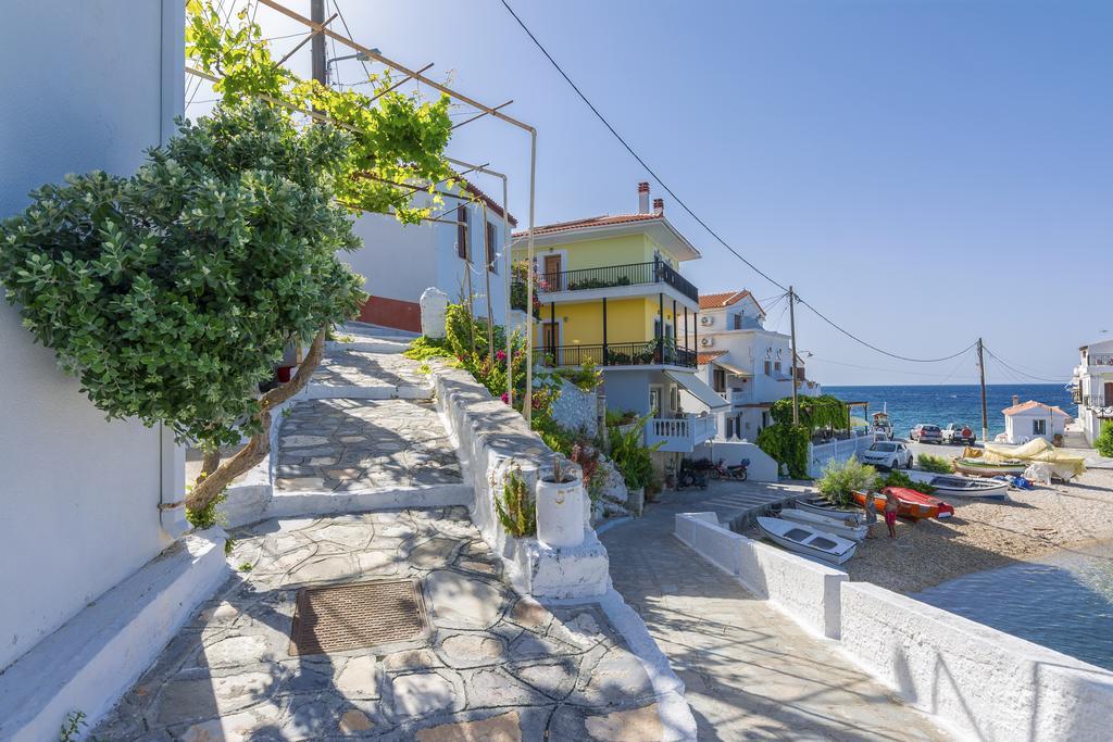 Eftopia Beachfront 2-Bedrooms Apartment Kokkari Esterno foto