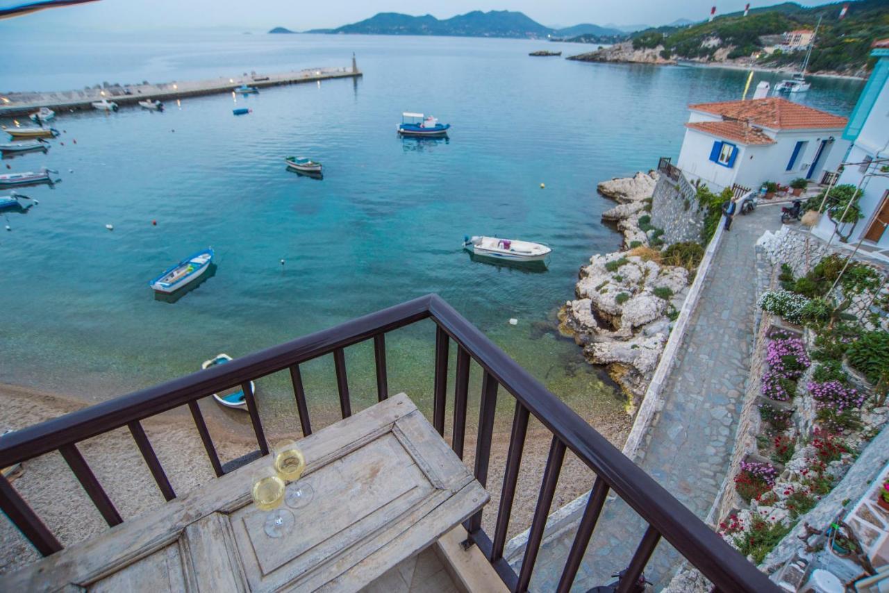 Eftopia Beachfront 2-Bedrooms Apartment Kokkari Esterno foto